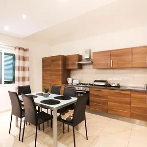 valletta-collection-city-gate-apartment.qawrahotelsmalta.org/